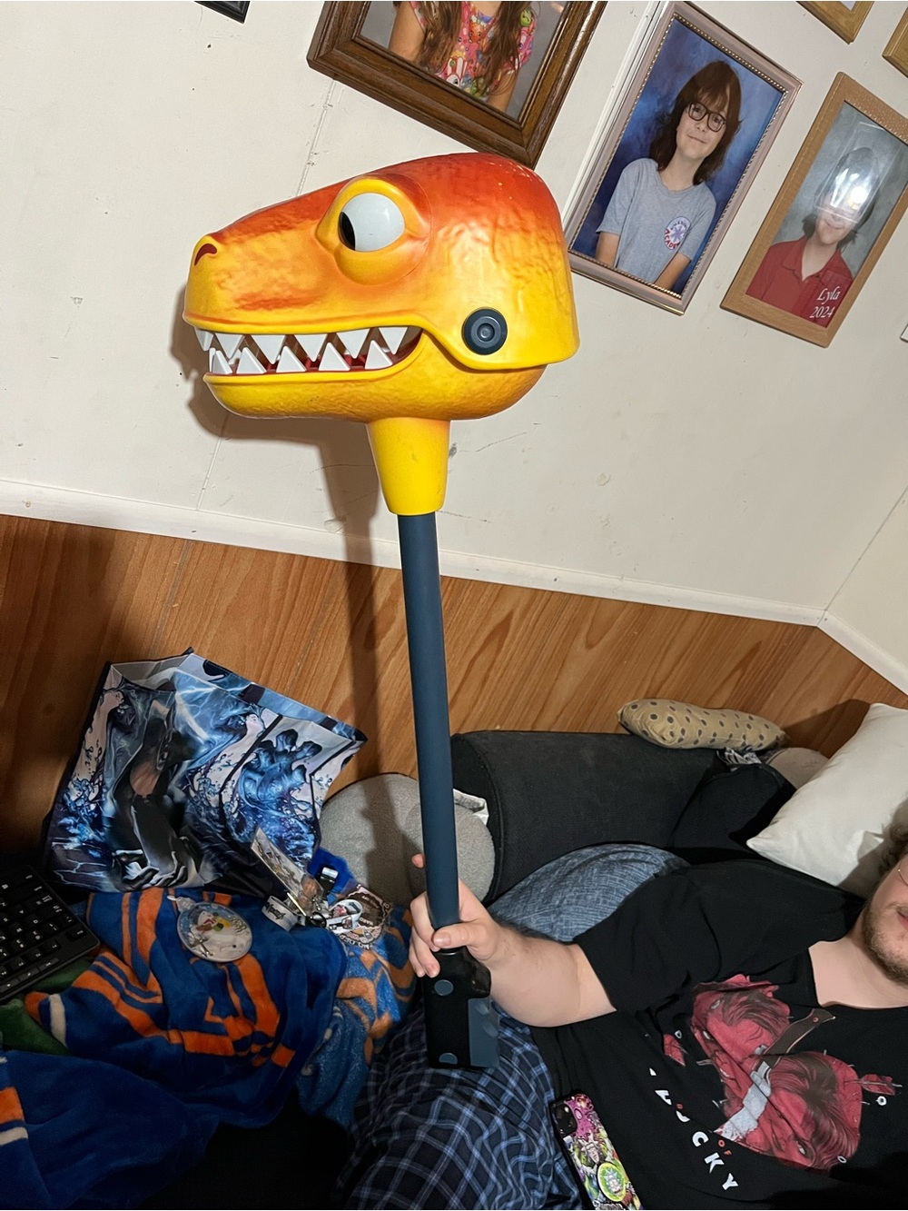 Fortnite Bitemark Pickaxe toy - Picture 1 of 5